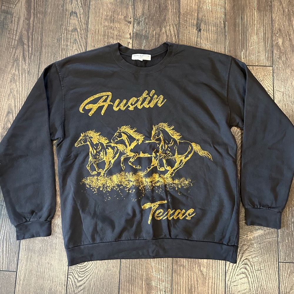 Urban Outfitters Dark Grey Sweatshirt with Gold Austin Texas Horse Graphic
